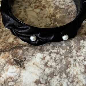 Elegant Black Headband with Pearls